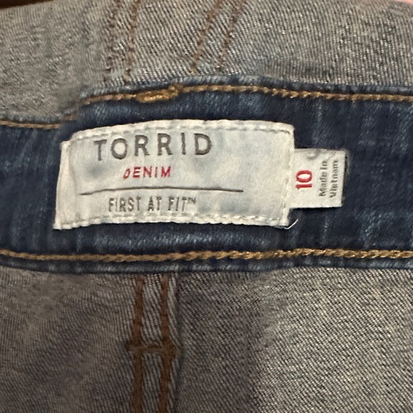 Stylish Blue Denim Overalls - Picture 8 of 8